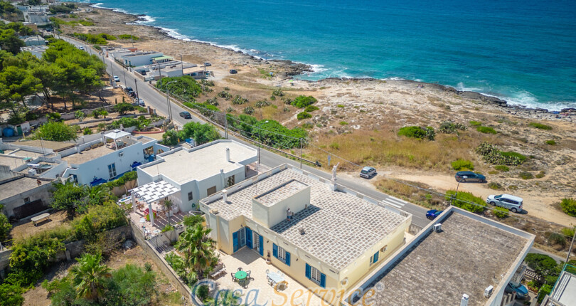 Villa di pregio fronte mare a Torre Suda