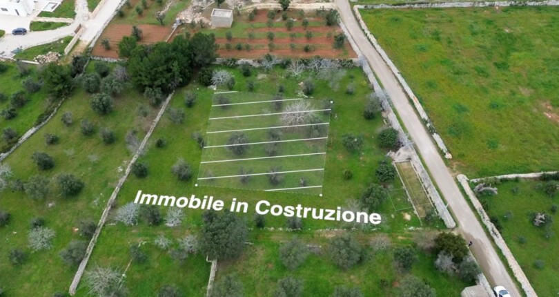 Terreno panoramico con progetto approvato di villa con piscina