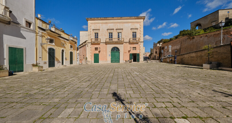 Palazzo Ravenna Piazza Umberto I a Parabita