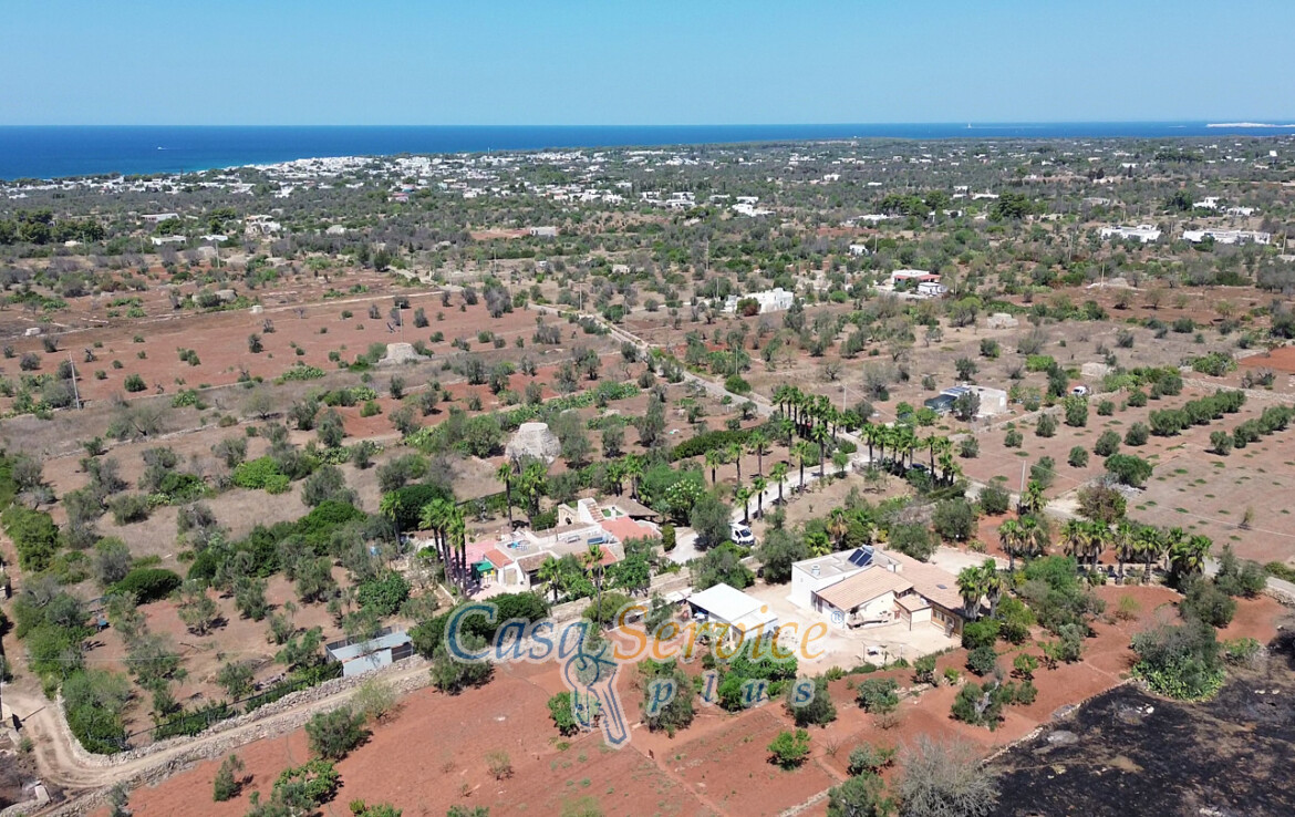 Torre Suda. Villa indipendente con giardino vicina al mare