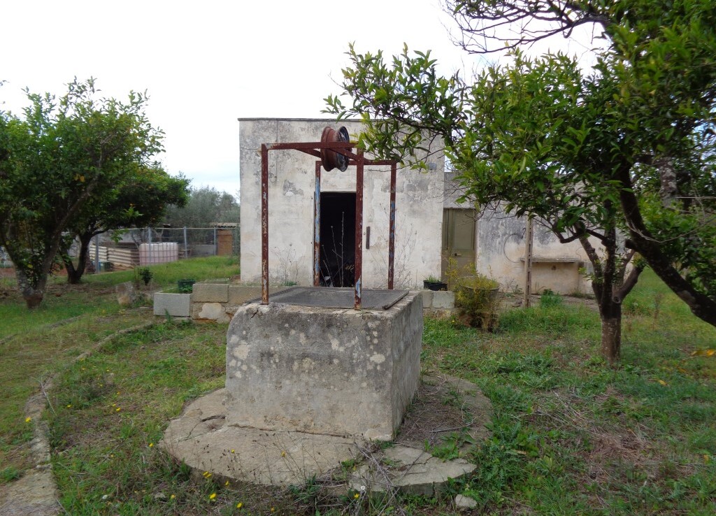 rudere in campagna a Matino